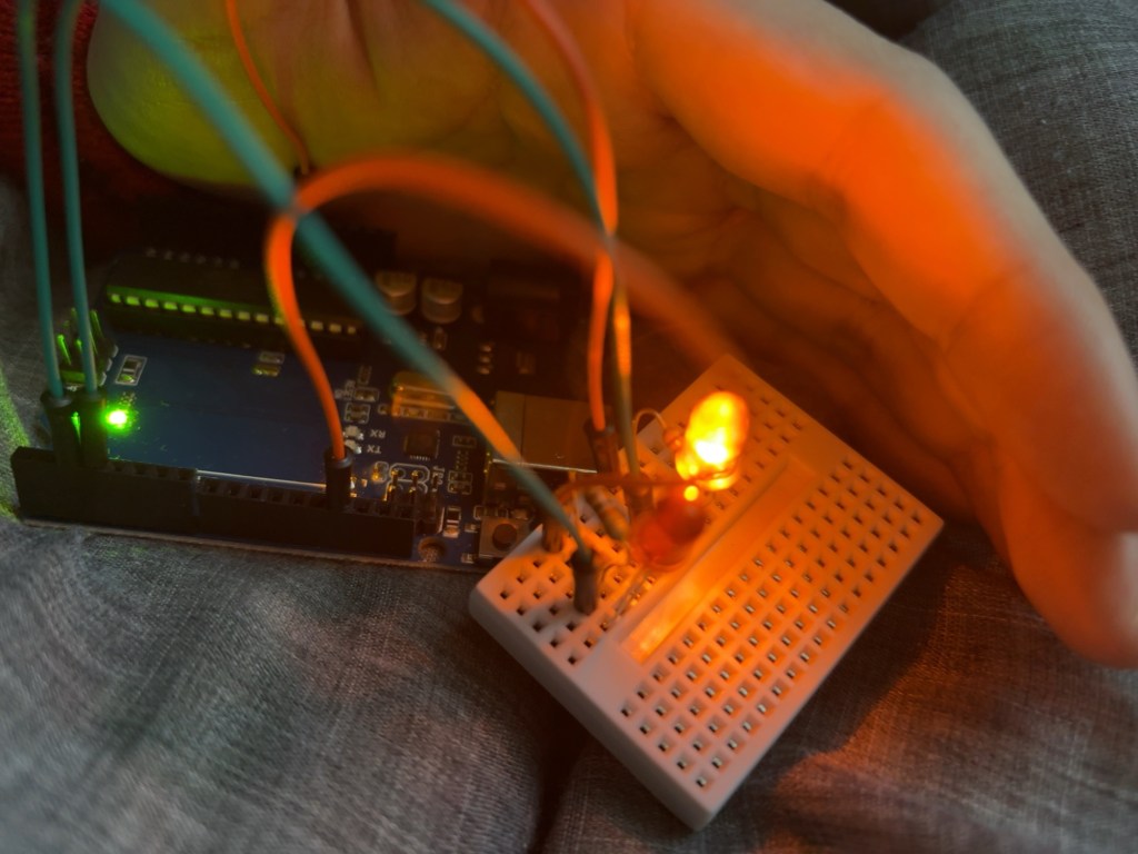 Arduino互換でLEDを交互に点灯させてみよう！